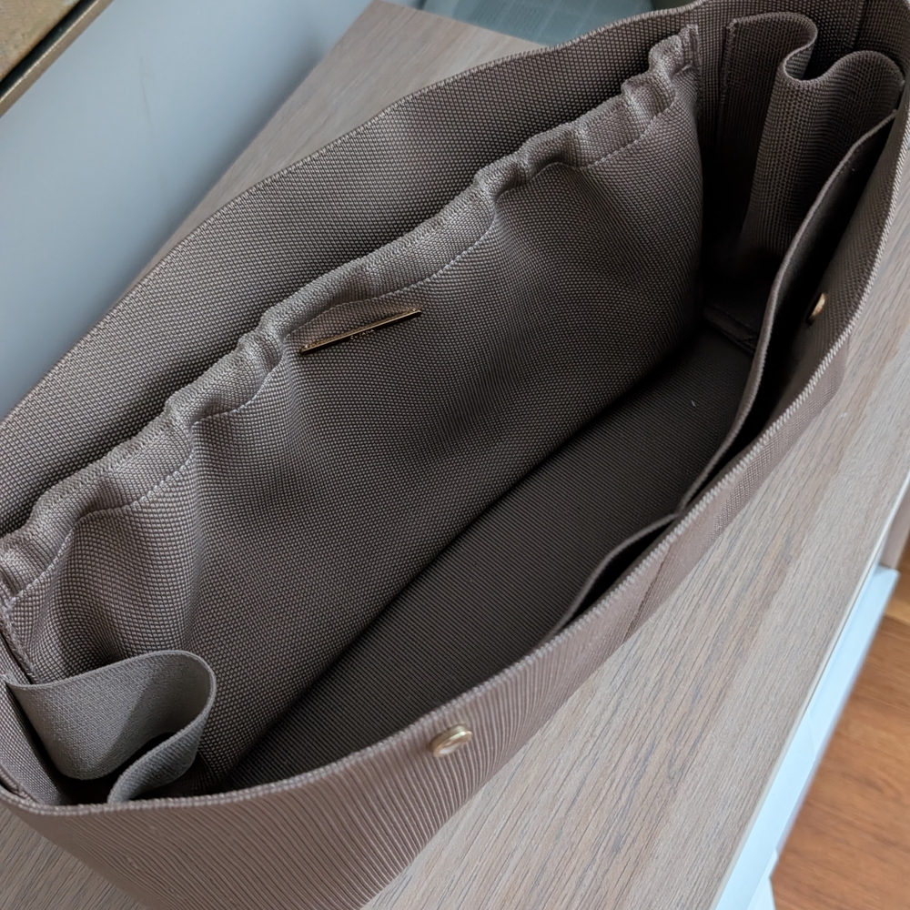 Cuyana Small Easy Tote Insert - Picture 2 of 2